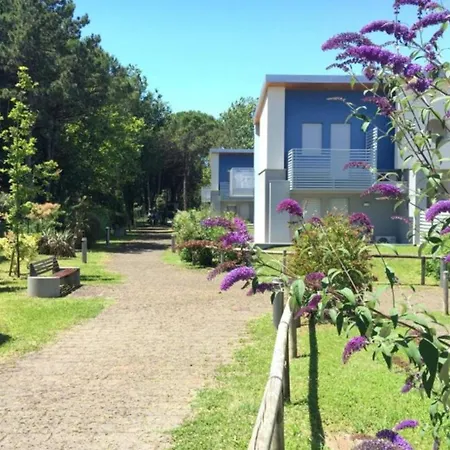 Lovely Surrounded By Greenery In *